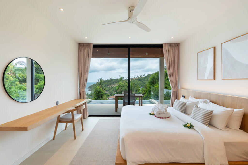 SKY 3 - Master Bed